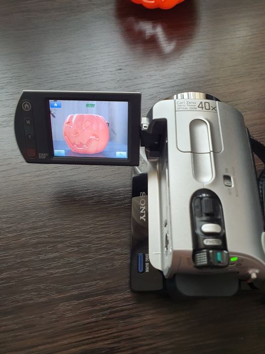 Camera video cu display digital