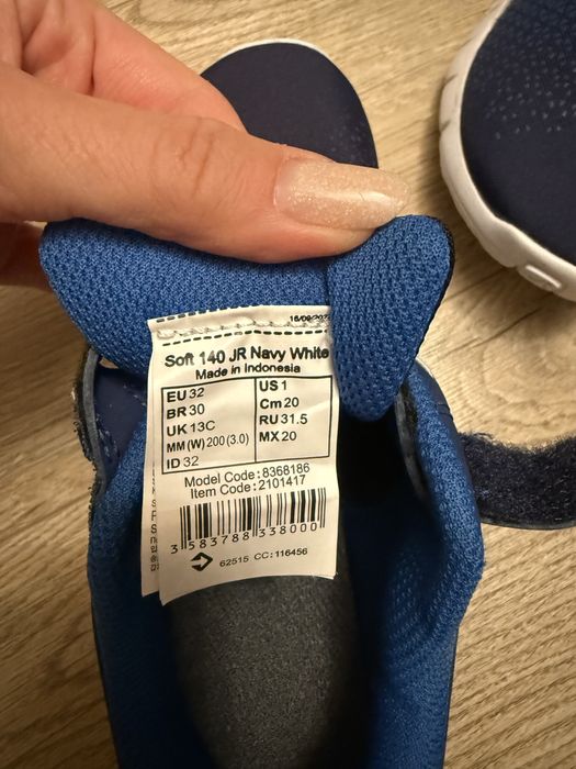 Adidasi Decathlon marimea 32