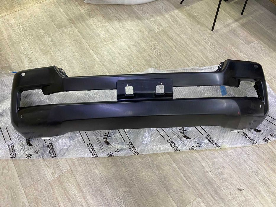 Оригинал передний бампер Тойота Ленд Крузер Toyota Land Cruiser 200