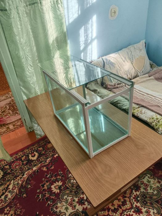 Здравствуйте! Продаю аквариум габариты 55 длина, 31 ширина, 36 глубина