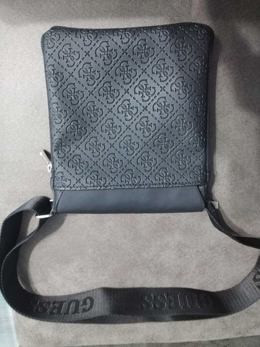 Мъжка чанта GUESS