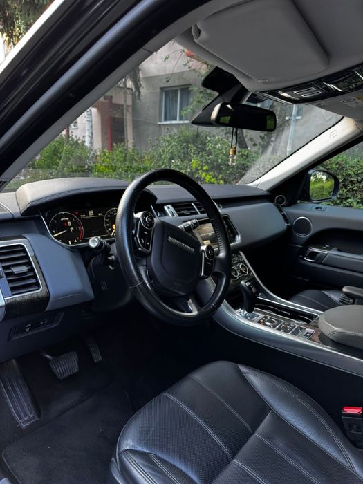 Persoana fizica vand range rover sport.