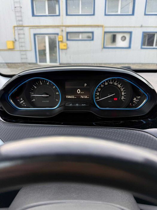 Peugeot 2008 – 1.2 Benzină, Automat 2016