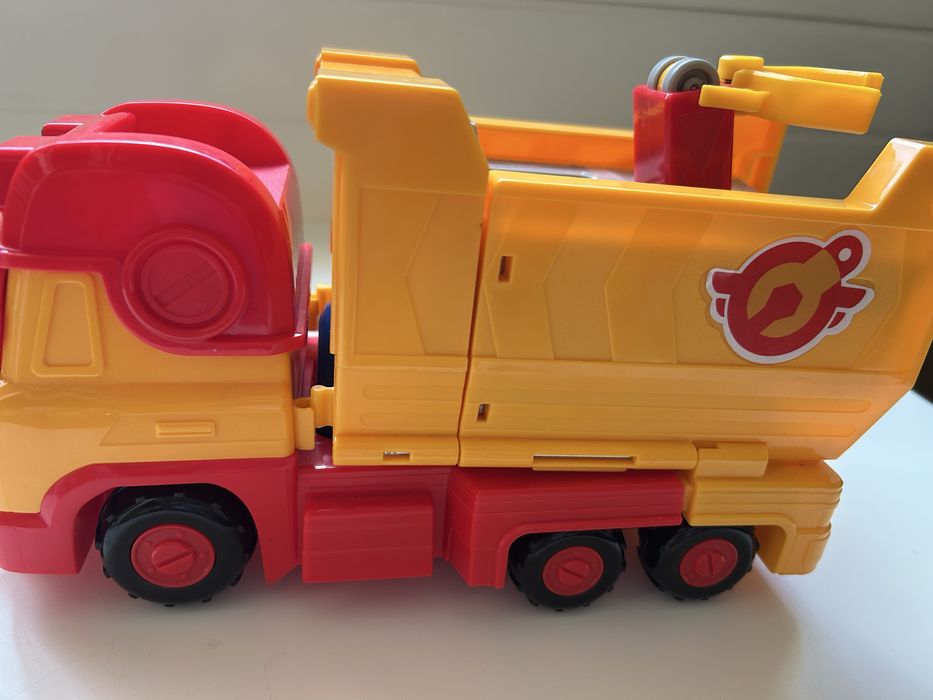 Базата на самолета Джет SuperWings