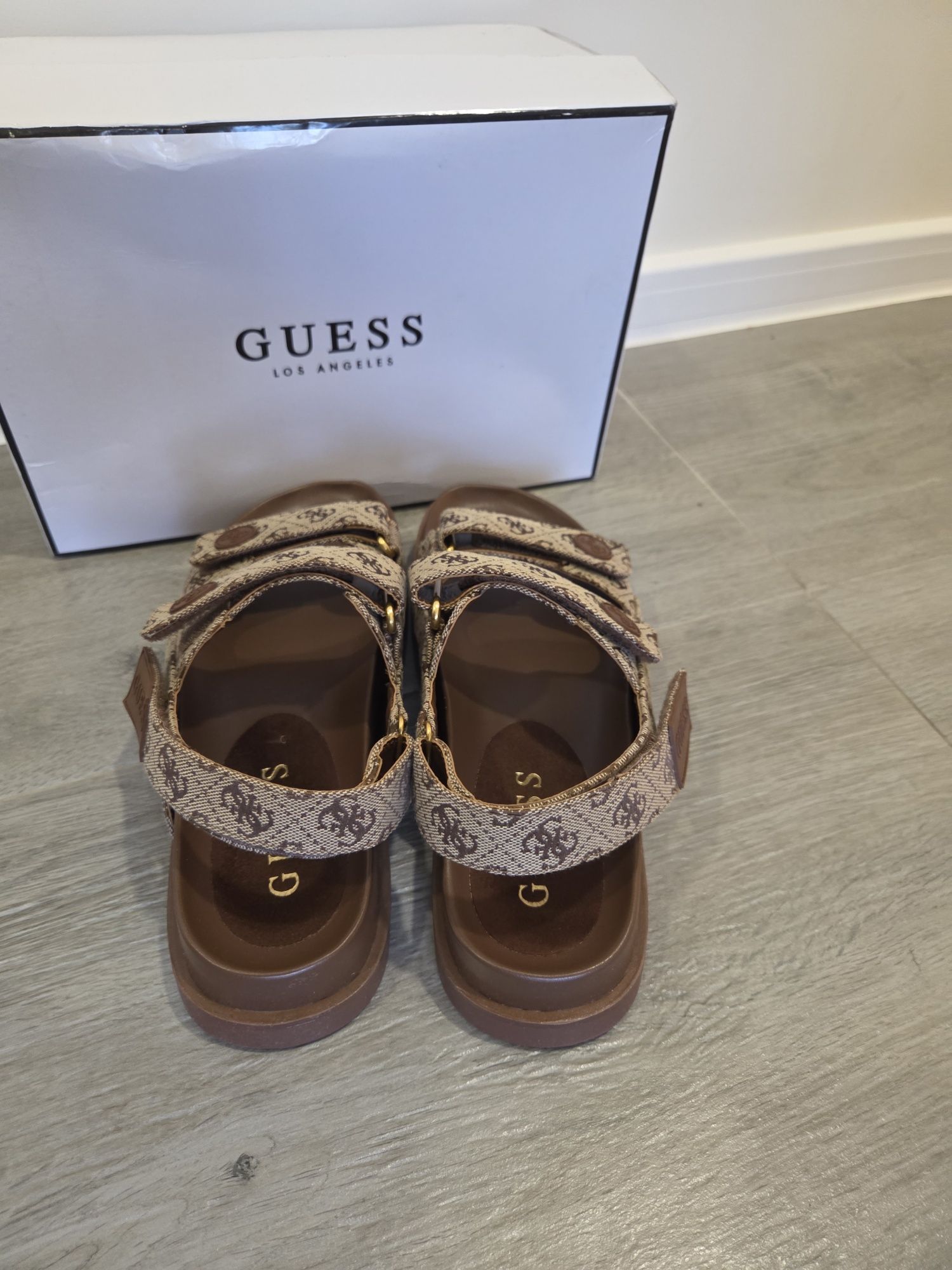 Дамски сандали Guess  нови номер 40