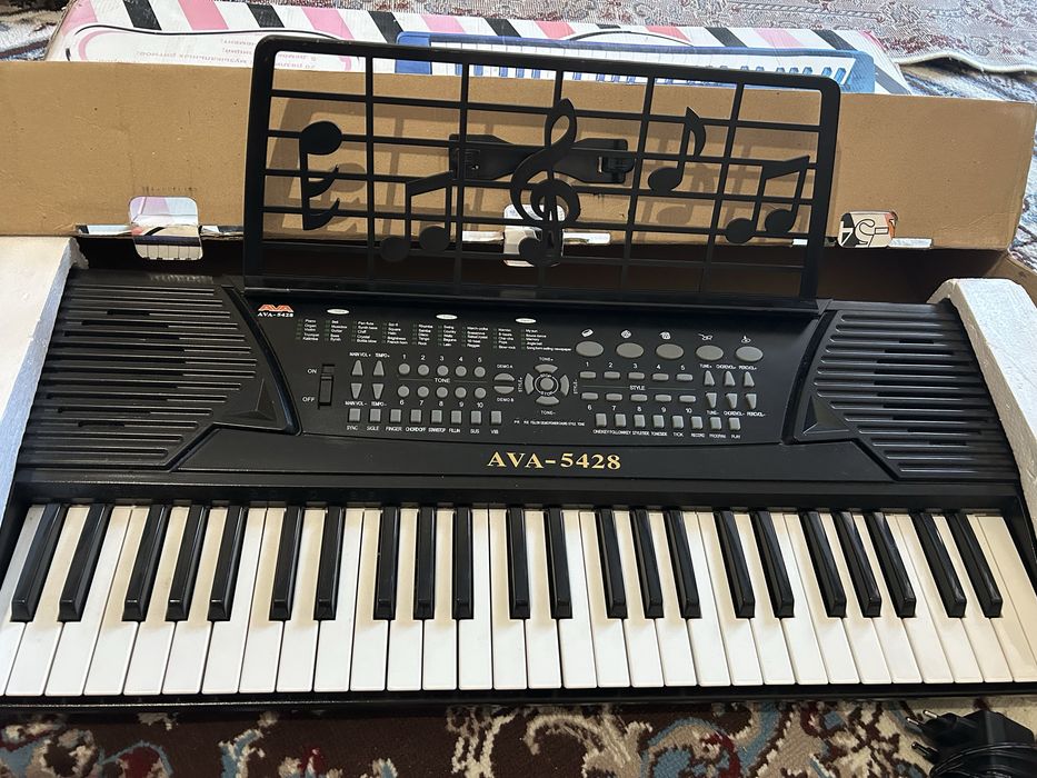 Синтезатор новый!!!