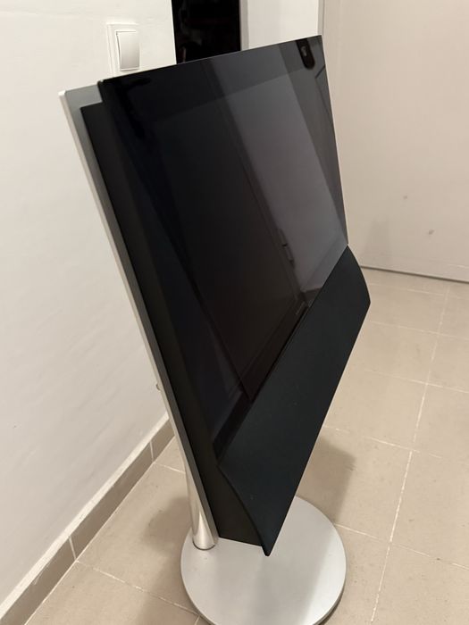 Bang olufsen tv monitor