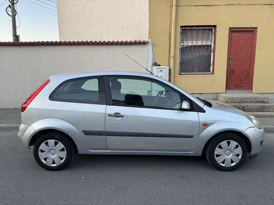 Ford Fiesta 1.4 benzina, aer conditionat