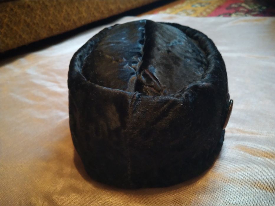 Шапка женская каракулевая