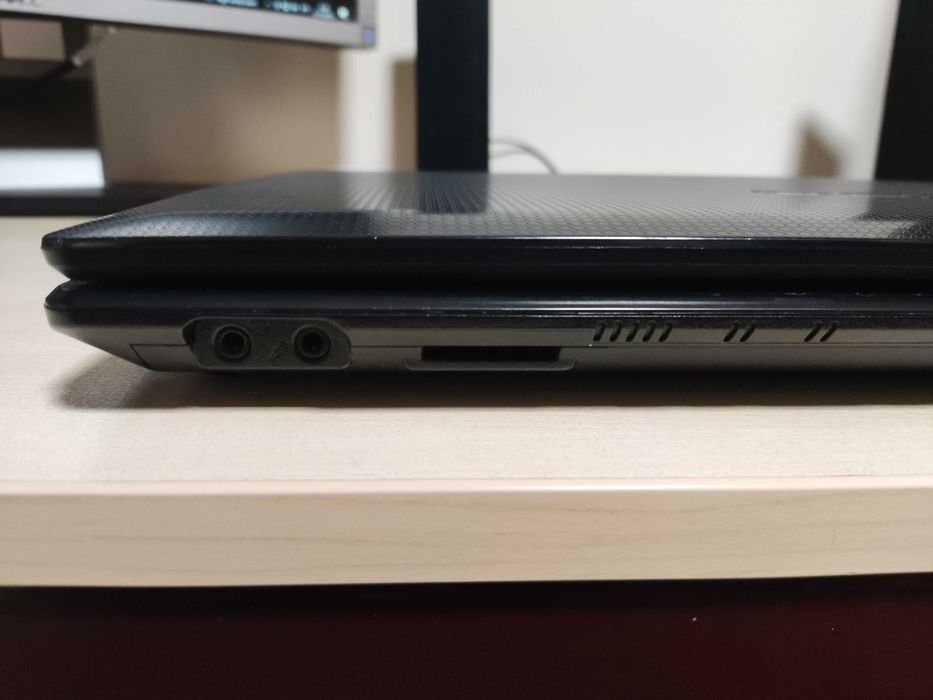 Лаптоп ASUS i3-2328M RAM 6GB HARD 500GB SSD