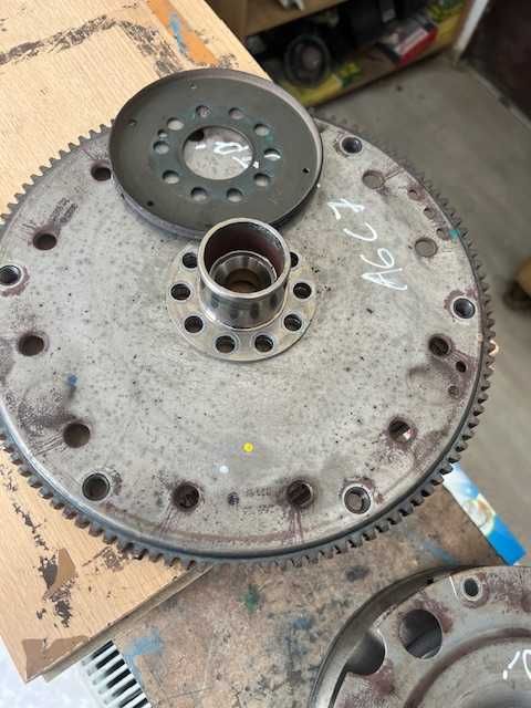 Volanta cutie automata Audi A4 A5 A6 4G A7 3.0 TDI cod 0B5105317K