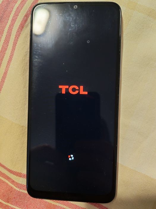Продаван смартфон TCL