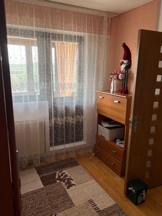 închiriez apartament Plopeni