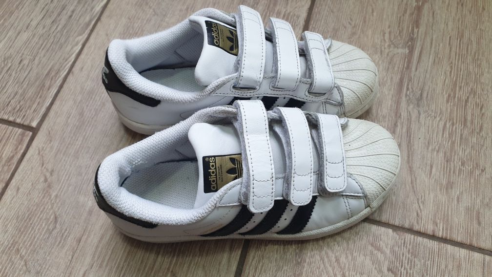 Adidași Adidas,inchidere cu scai,mărimea 33