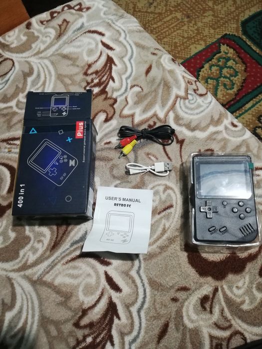 Consola retro cu jocuri