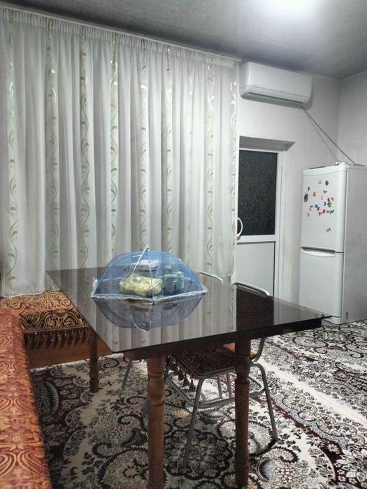 Келес. Санатория. 3 сўтик. 2 та хона. Йўл юзида жоелашкан.