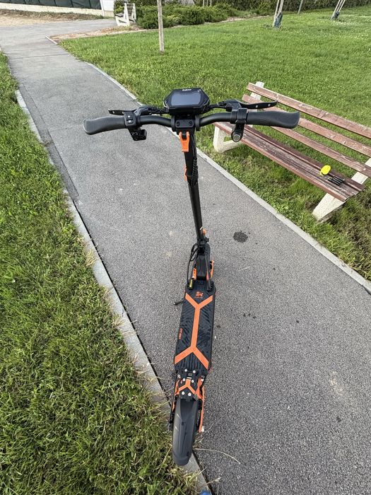 Trotineta Kukirin G2 MAX 2025 Stare Excelenta 1500km Autonomie 70km