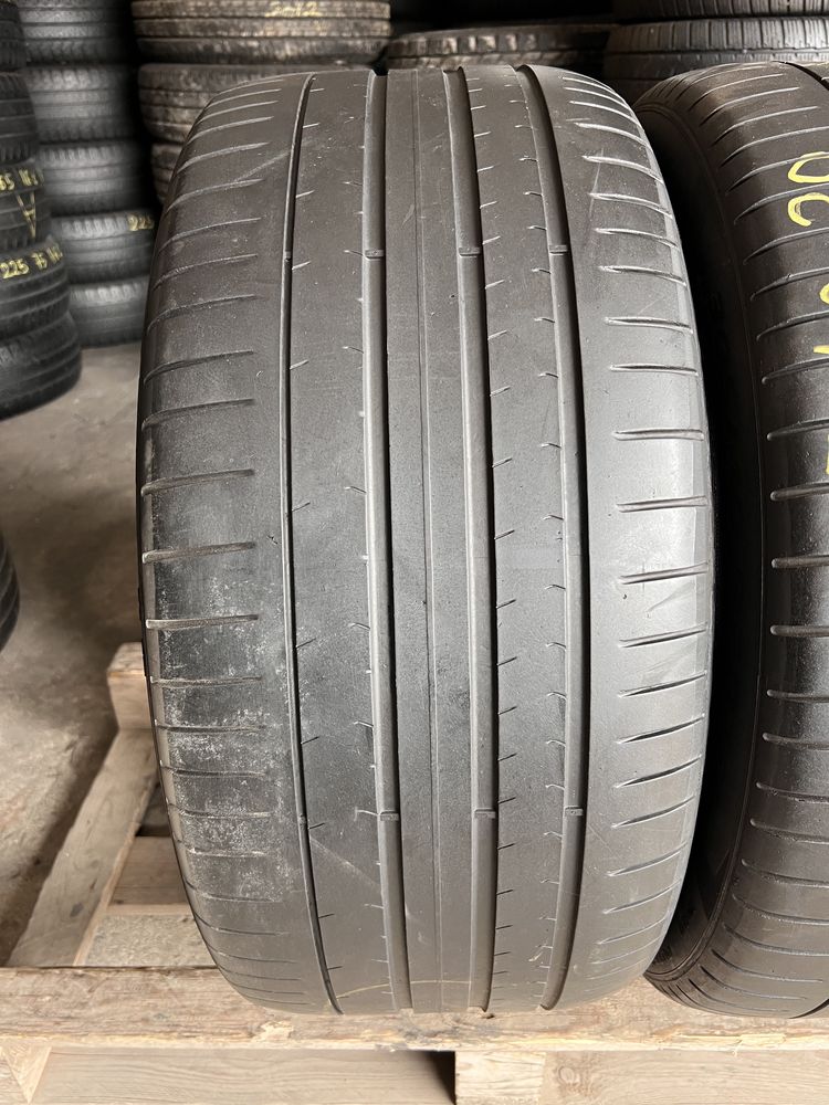 2 anvelope vara 305/40/20 , Pirelli , RunFlat !