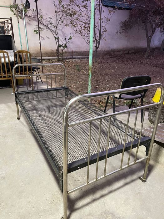 Продам хороший кроват полтора