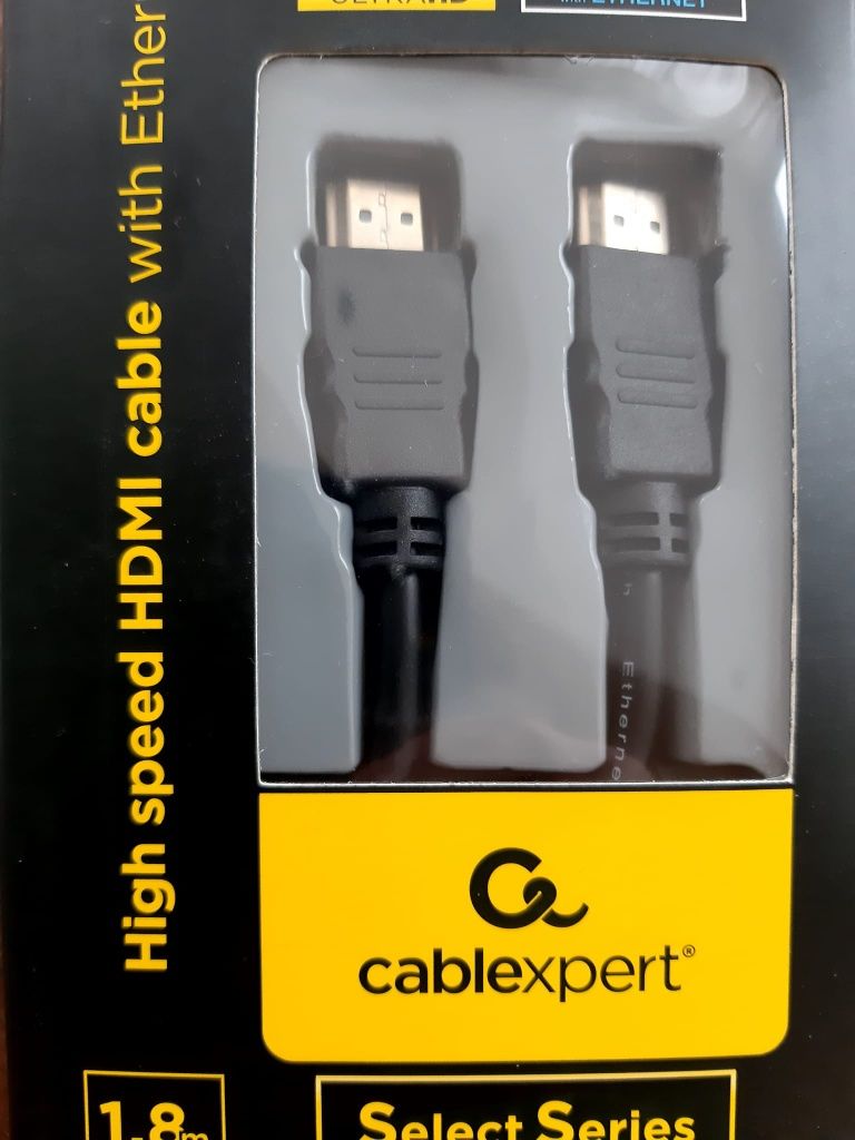 Cabluri și adaptoare