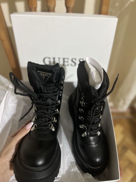 Чисто нови дамски боти от естествена кожа Guess Vaney