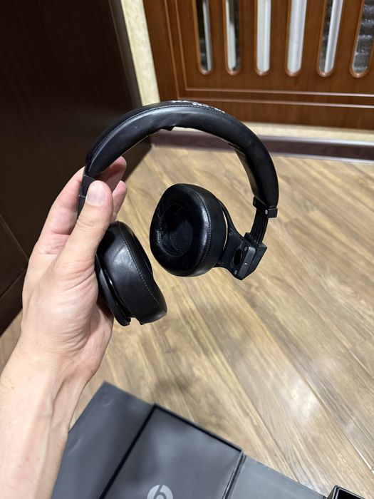 Продаются наушники Beats Pro Limited Edition (Detox)