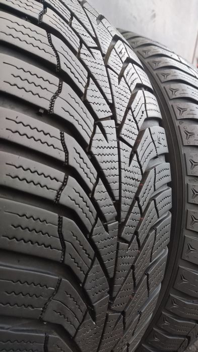 зимни гуми 205/55/16 Kumho Winter Craft WP52, dot22 
dot22
6.8/7mmмм
Д