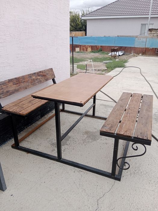 Продается стол ручной работы