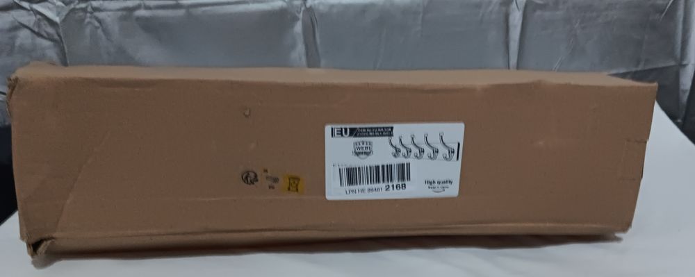 Cuier  alb micut de perete