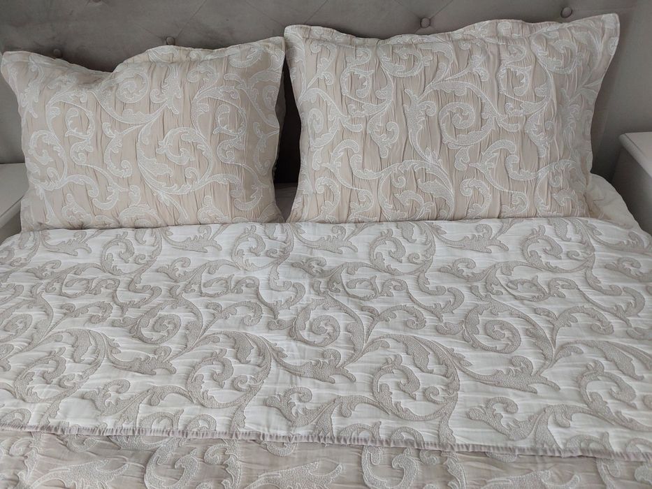 Cuvertura + 2 fete perna, 250 x 250 cm /alb-bej