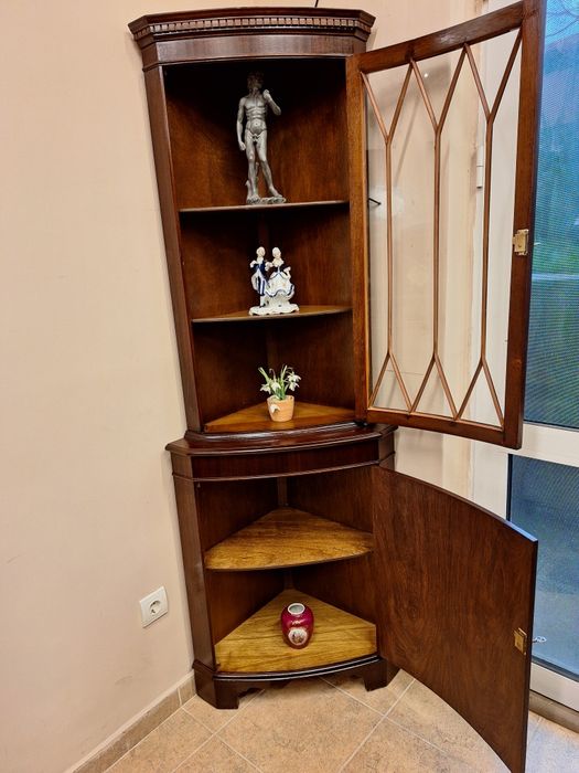 Луксозна ъглова витрина SELVA