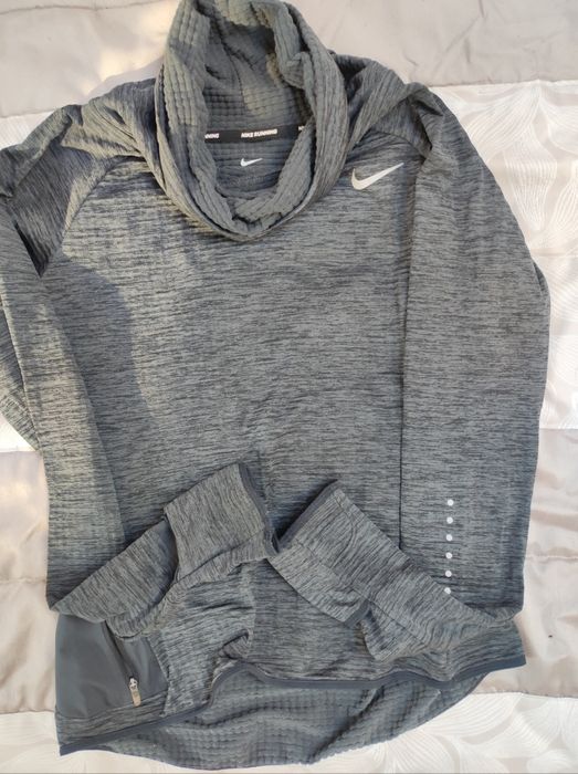 Оригинални Nike блузи