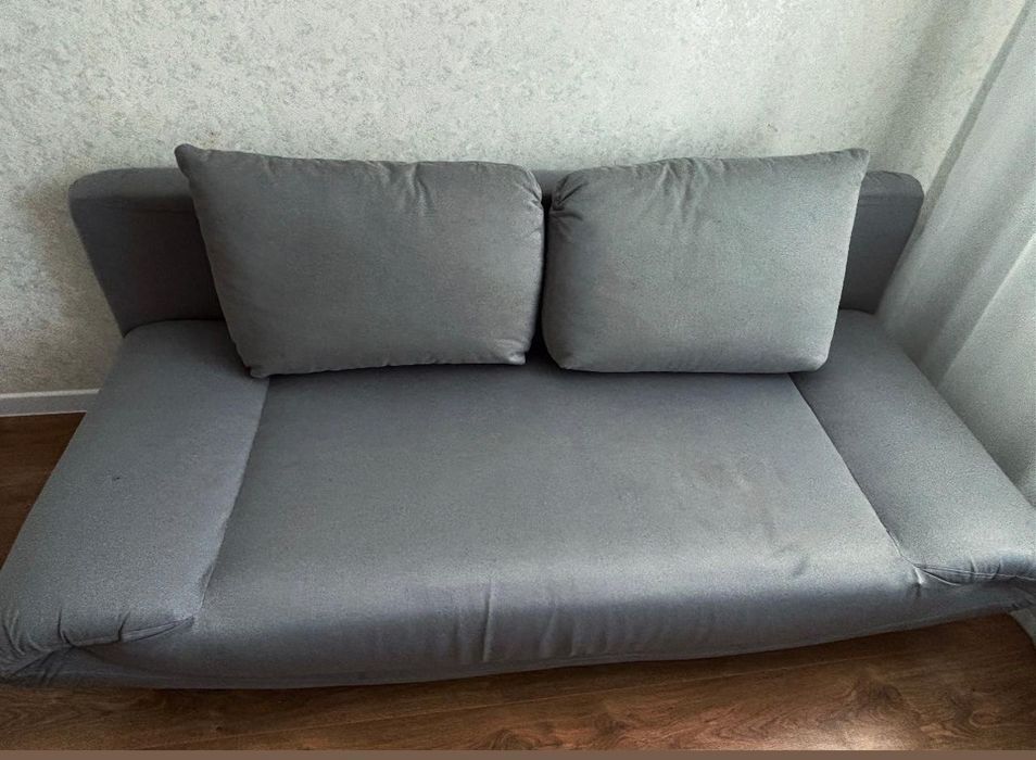 Срочно продам диван