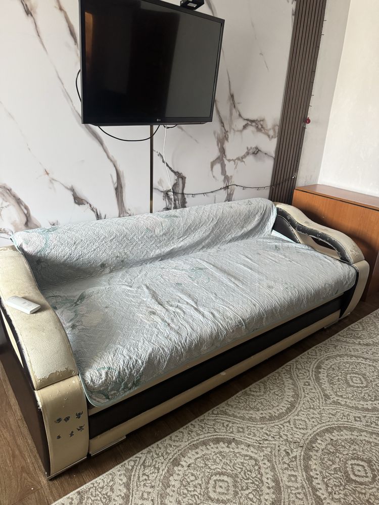 Продам диван с креслой