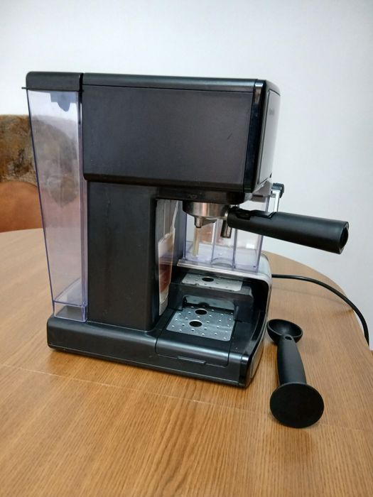 Espressor manual cu functie de cappucino Delonghi