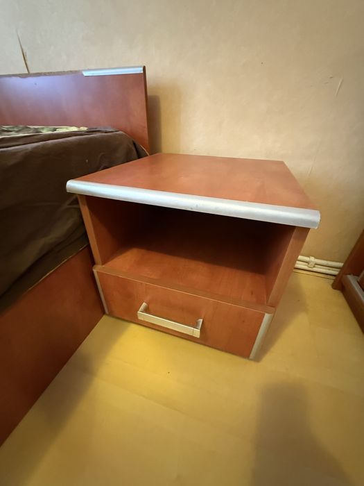 Vând mobilă dormitor