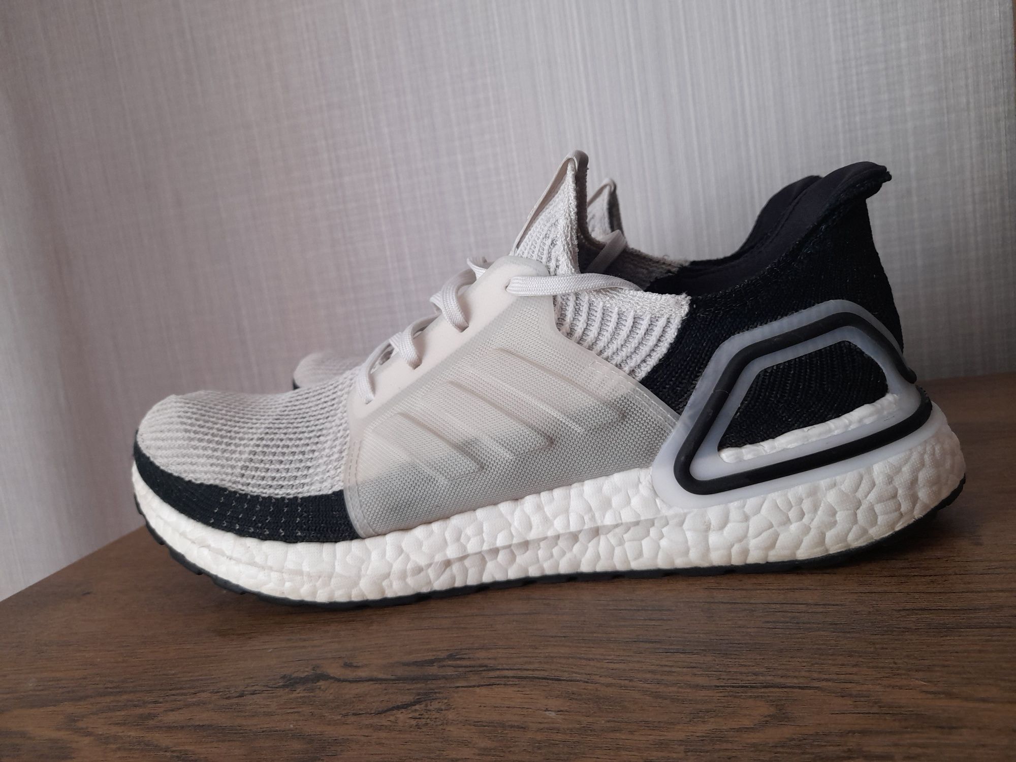 Adidas Ultra Boost 19 маратонки 47 номер.