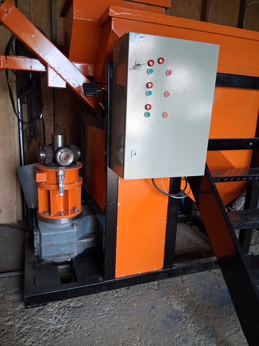 Vand presa - masina peleti 11 kw-cu convertizor