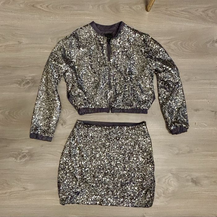 Дамски комплект с пайети в сребърно