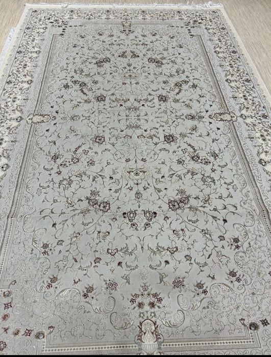 Продам новый ковер 2.5/4