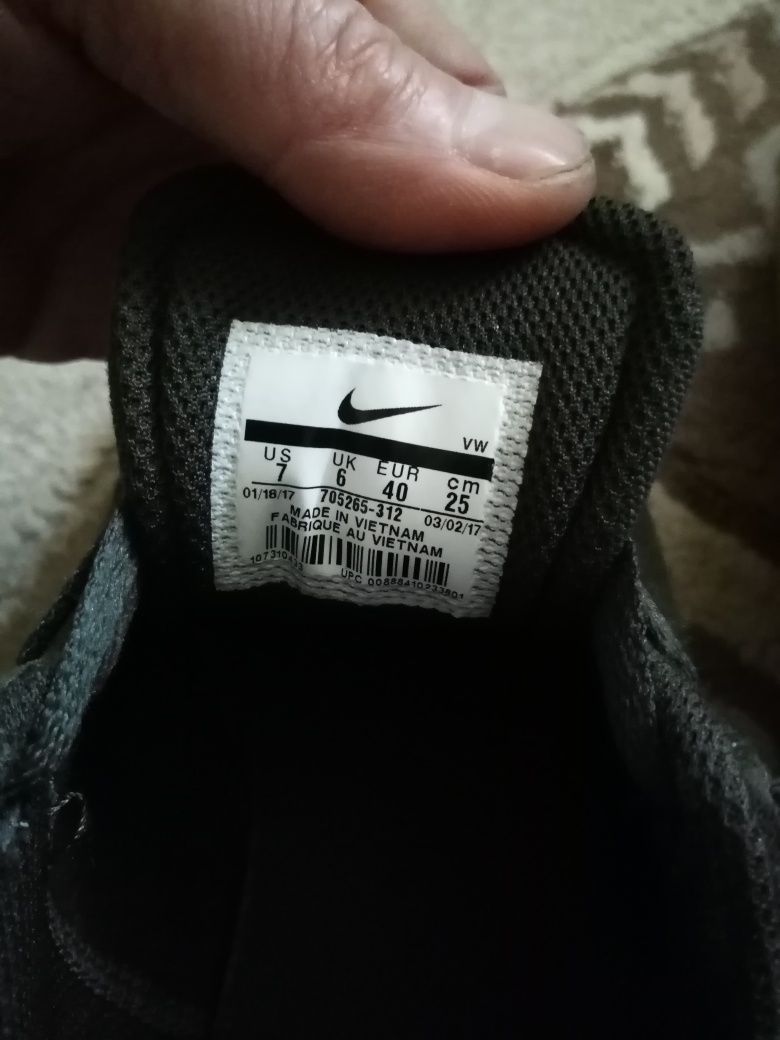 Adidas Nike original mărimea 40