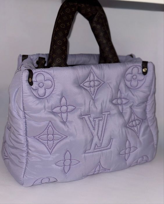 Louis Vuitton Puffy Monogram Tote – Лилава лимитирана визия