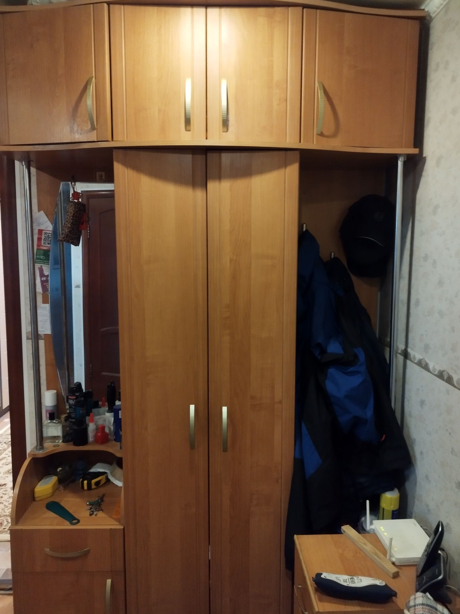 Продам шкаф в прихожую
