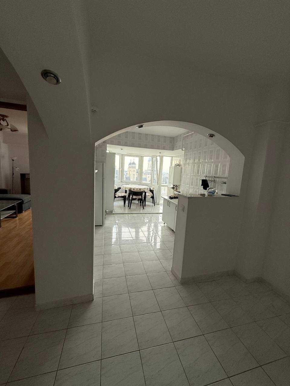 Închiriere apt 3 camere 2 băi Ultracentral Bacău Parcul Trandafirilor