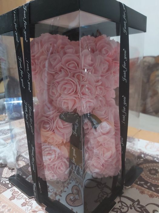 Меченца от рози за подарък