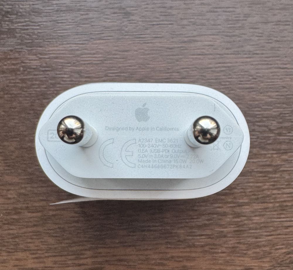 Зарядка для iPhone 20W оригинал