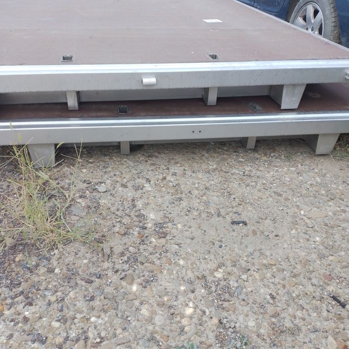 Vând două platforme