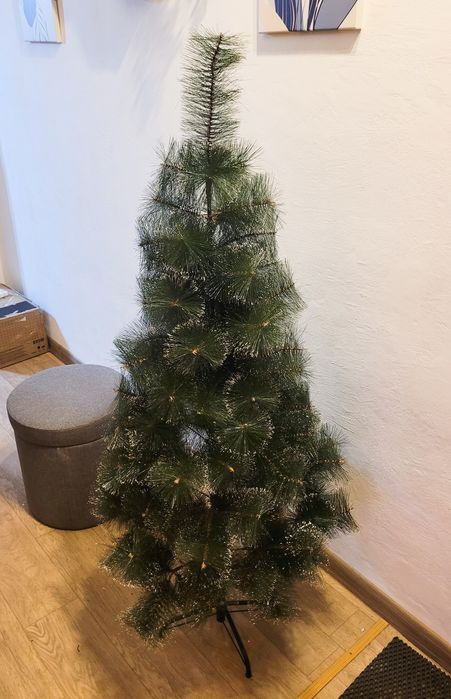 Продам искуственную ёлку