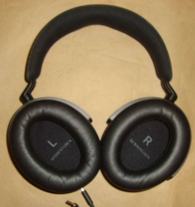 Casti Wireless JBL Beats Skullcandy Senhaizer Momentum 4