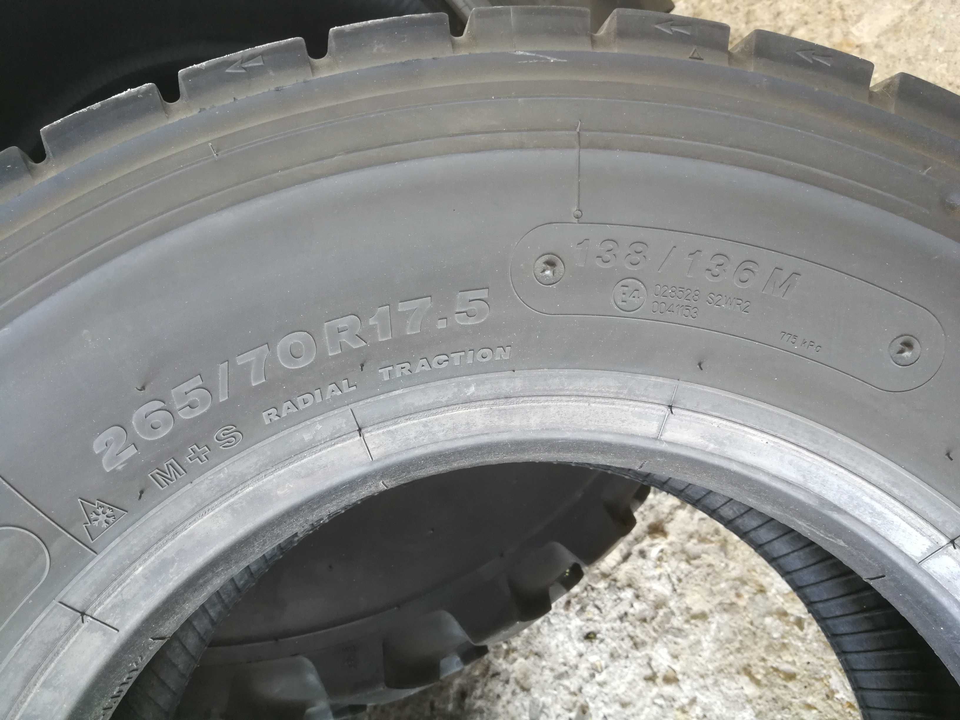 1 тежкотоварна гума R17.5 265/70 Bridgestone R-Drive 002 138/136M